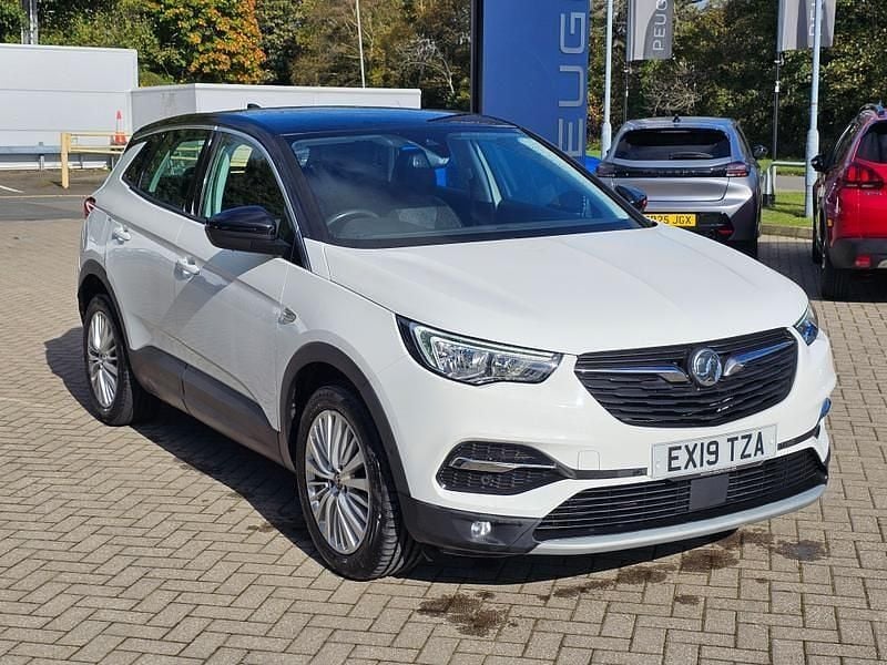 White Used 2019 Vauxhall Grandland X Sport SUV | £11,250 (Fair price) - Image 1/4