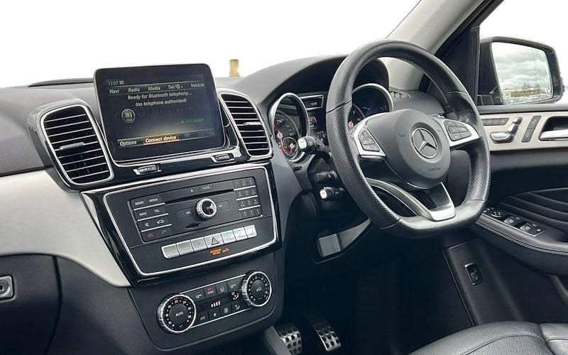 Used Mercedes GLE250 AMG Line Premium 204 HP (150 kW) 2017 Black Estate