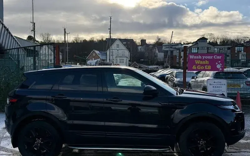 Used Land Rover Range Rover evoque SE 240 HP (176 kW) 2018 Hatchback