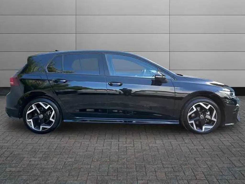 Used VW Golf VIII R-line 150 HP (110 kW) 2025 Black Hatchback