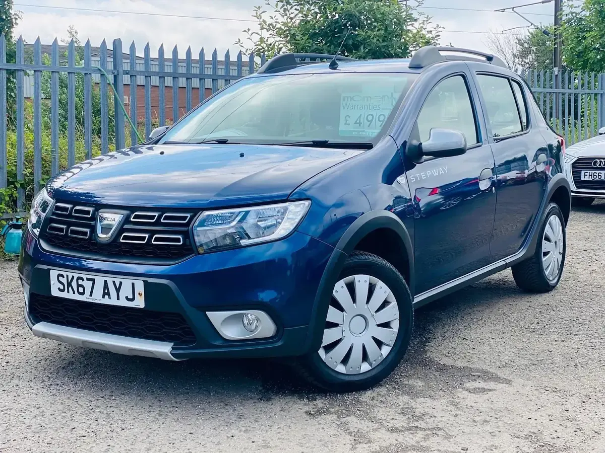 Used Dacia Sandero Lauréate 90 HP (66 kW) 2017 Blue Hatchback