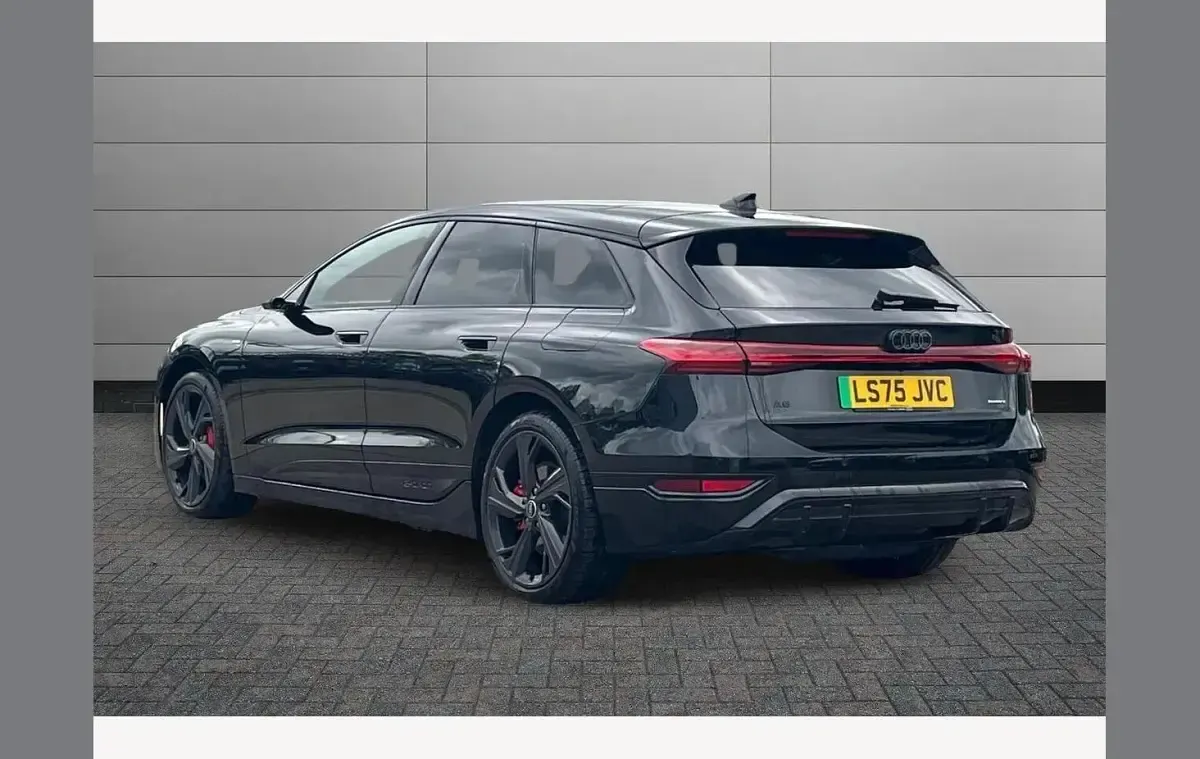 Used Audi e-tron Comfort 314 kW (428 HP) 2025 Black SUV