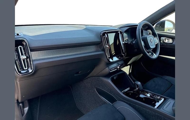 Used Volvo XC40 Plus 194 HP (142 kW) 2024 Black SUV