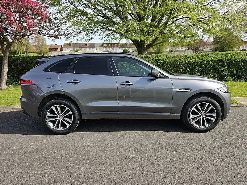 Second-hand Jaguar F-Pace R-Sport 180 CP (132 kW) 2017 Gri SUV