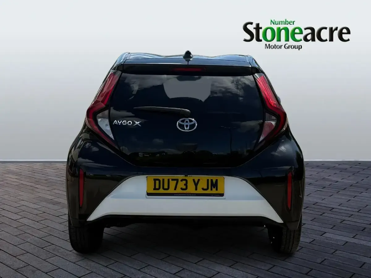 Used Toyota Aygo X 72 HP (52 kW) 2023 White SUV