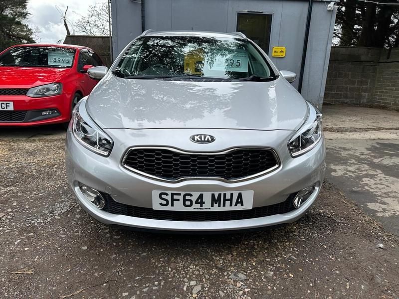 Usado Kia Ceed 2014 Prateado Citadino