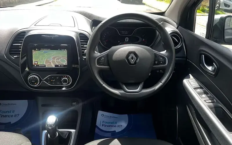 Used Renault Captur Iconic 90 HP (66 kW) 2019 Black and silver SUV