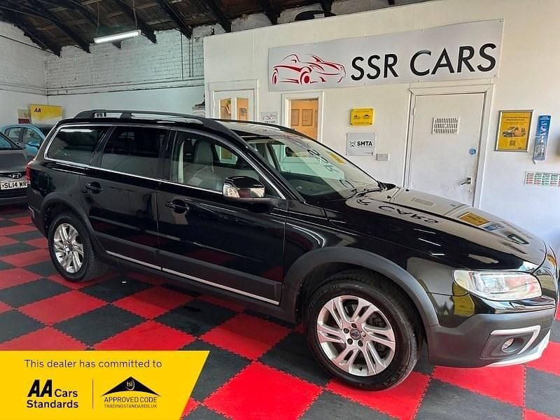 Black Used 2015 Volvo XC70 SE Estate | £12,990 (Fair price) - Image 1/4