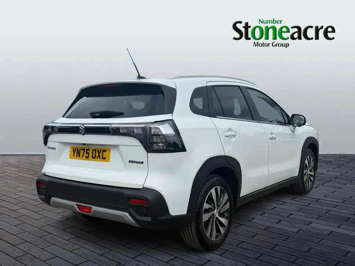 Used Suzuki SX4 129 HP (94 kW) 2025 White Hatchback