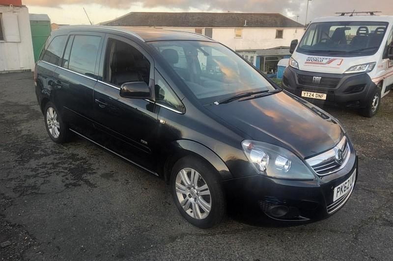 Used Vauxhall Zafira Design Edition 110 HP (80 kW) 2012 Black MPV