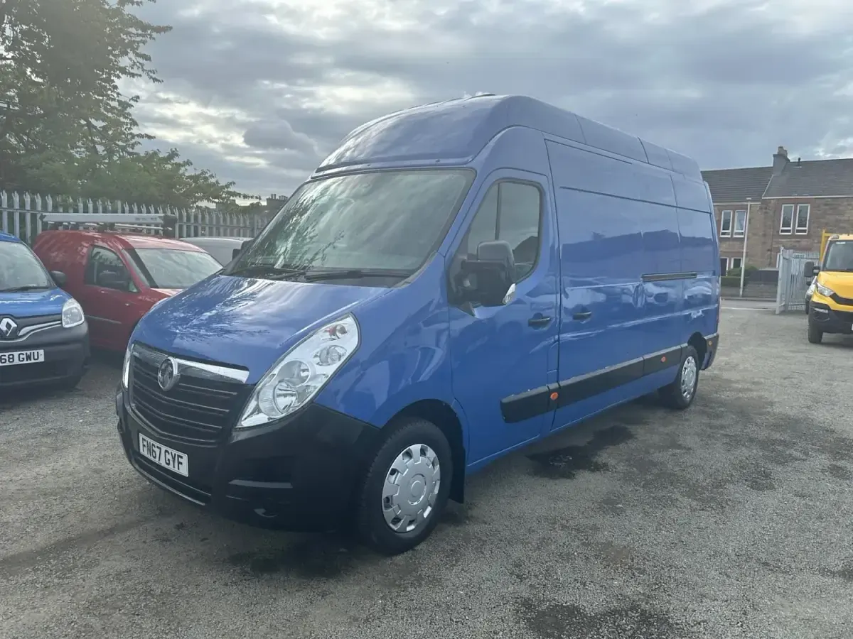 Begagnad Vauxhall Movano 145 HK (106 kW) 2017 Blå Minibuss