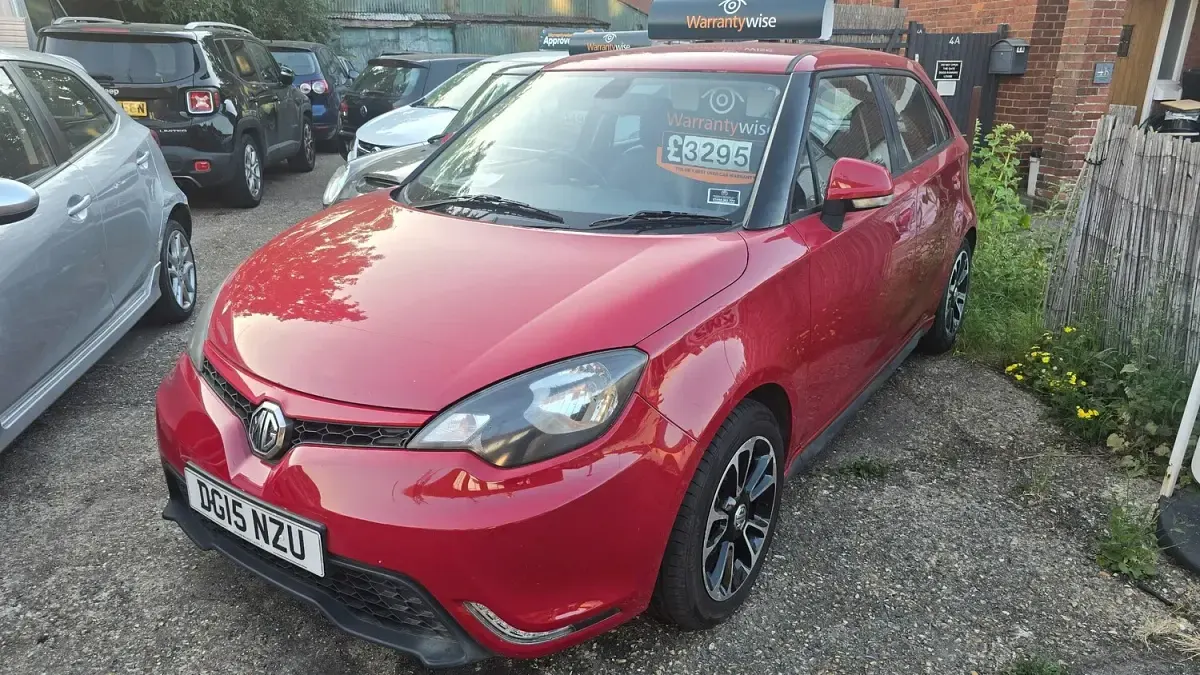 Used MG MG3 106 HP (77 kW) 2015 Red Hatchback