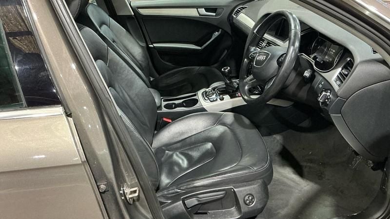 Used Audi A4 Advanced 2015 Grey Sedan