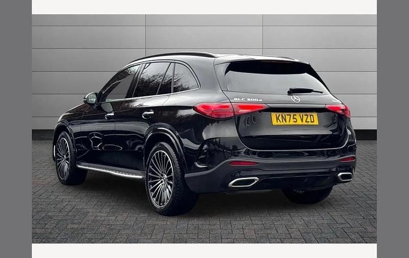Used Mercedes GLC300e AMG Line Premium Plus 265 HP (194 kW) 2025 Black SUV
