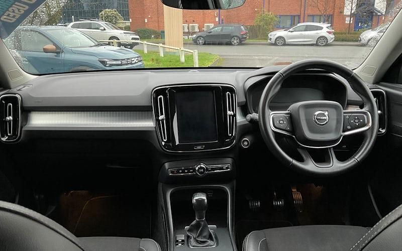Used Volvo XC40 Momentum 156 HP (114 kW) 2019 SUV