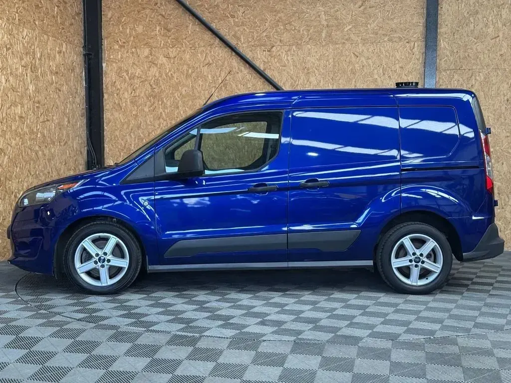 Used Ford Transit Connect Trend 100 HP (73 kW) 2018 Blue MPV