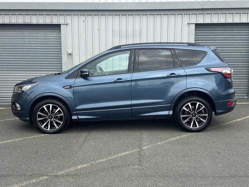 Usado Ford Kuga ST-Line 180 HP (132 kW) 2019 Azul SUV