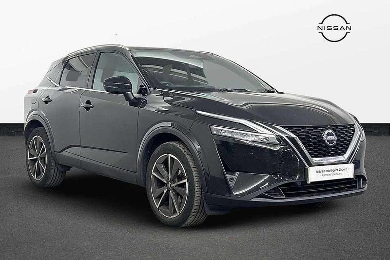 Black Used 2022 Nissan Qashqai Tekna SUV | £22,400 (A bit pricey) - Image 1/4