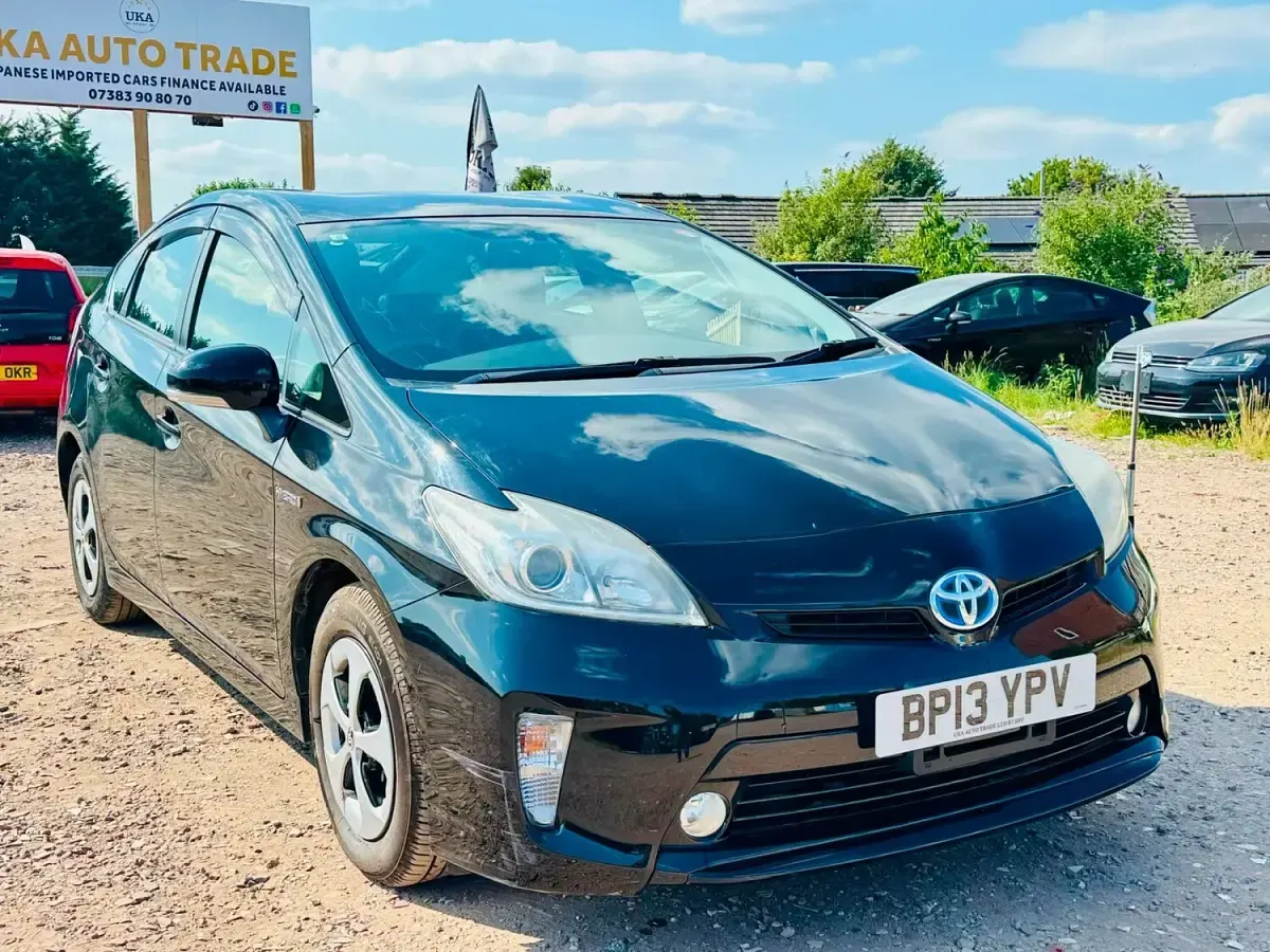 Used Toyota Prius 136 HP (100 kW) 2013 Black Hatchback