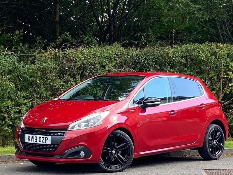 Used Peugeot 208 GT-line 110 HP (80 kW) 2019 Red Hatchback