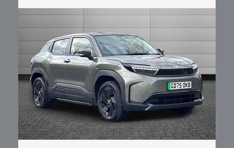 Used Toyota Urban Cruiser Design 127 kW (174 HP) 2026 Green SUV