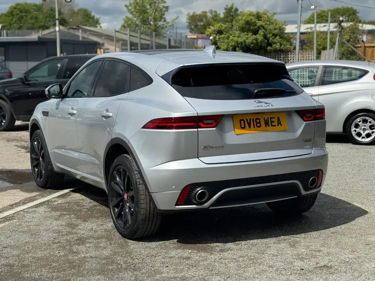 Begagnad Jaguar E-Pace R-Dynamic 2018 Silver SUV