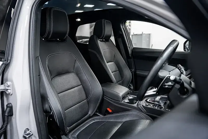 Used Jaguar E-Pace R-Dynamic 201 HP (147 kW) 2022 Grey SUV