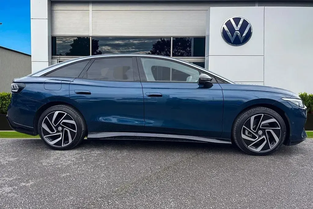Used VW ID.7 Pro 210 kW (286 HP) 2025 Blue Sedan