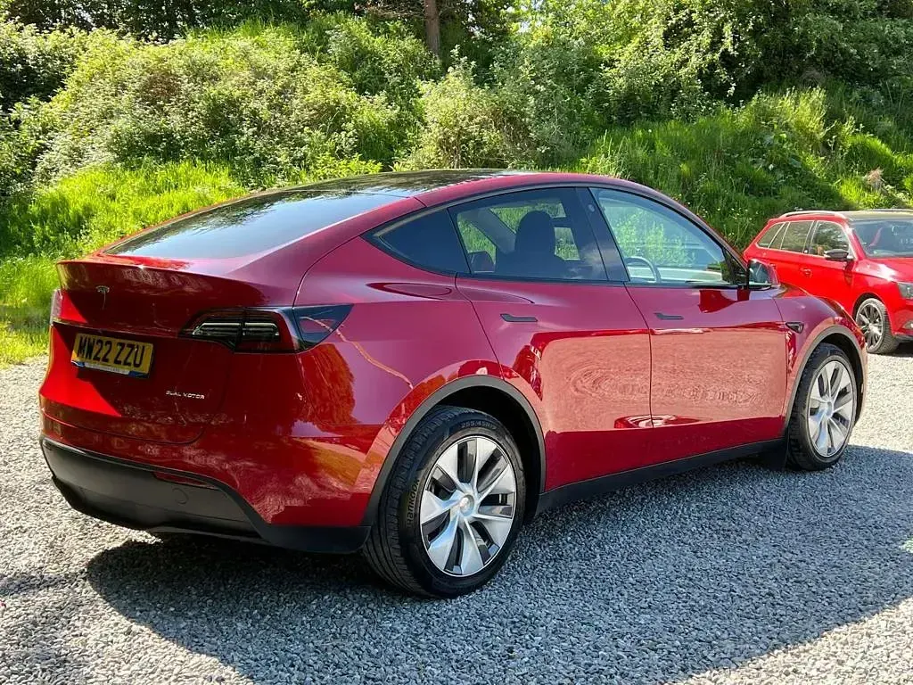 Used Tesla Model Y Long Range AWD 378 kW (514 HP) 2022 Red SUV
