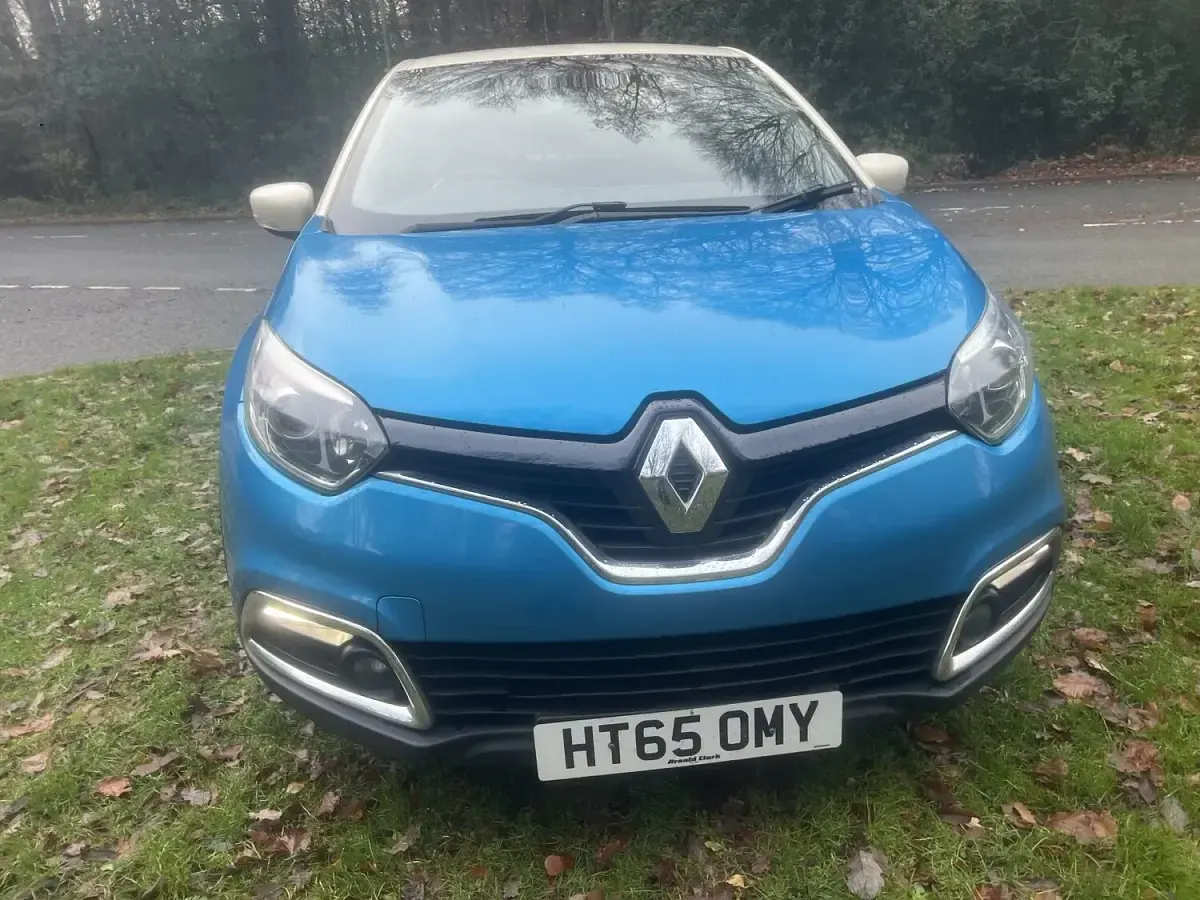 Used Renault Captur Dynamique 90 HP (66 kW) 2016 Blue SUV