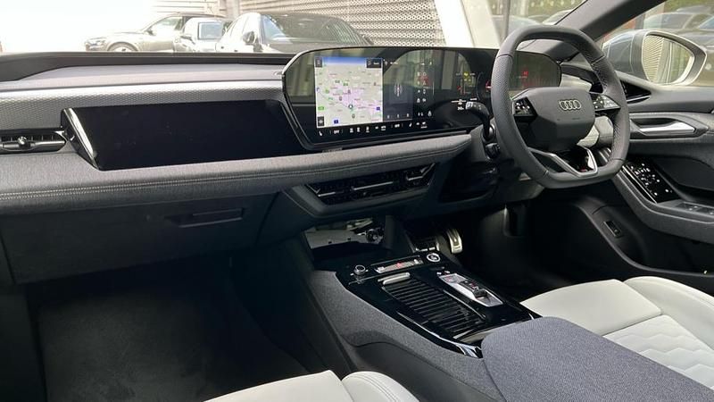 Begagnad Audi A6 e-tron S-Line 269 kW (367 HK) 2025 Grå Kombi