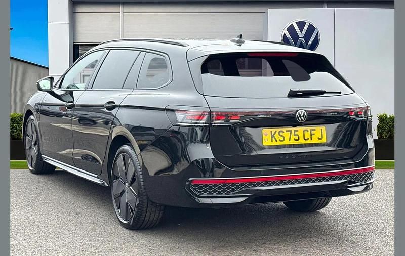 Used VW Passat Black Edition 272 HP (200 kW) 2025 Black Estate