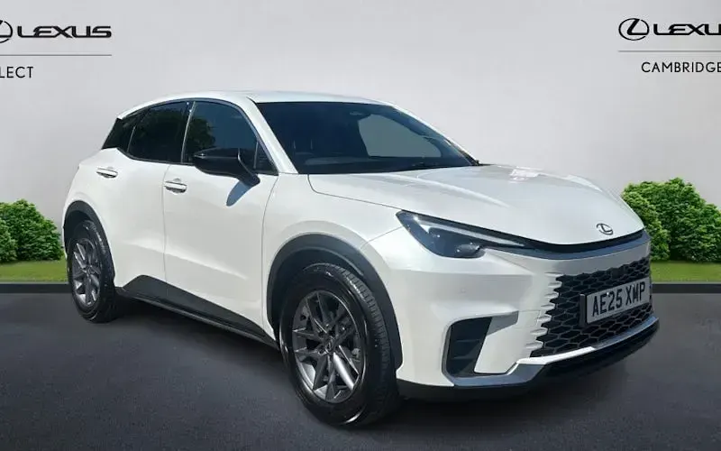 Second-hand Lexus LBX 136 CP (100 kW) 2026 SUV