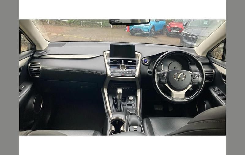 Used Lexus NX300h Luxury Line 195 HP (143 kW) 2017 Silver SUV