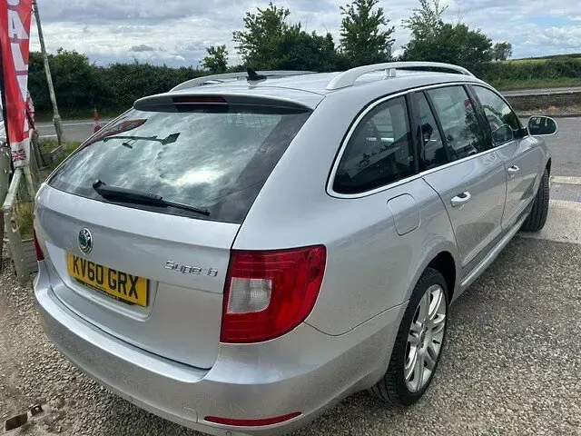 Used Skoda Superb Elegance 170 HP (125 kW) 2010 Silver Estate