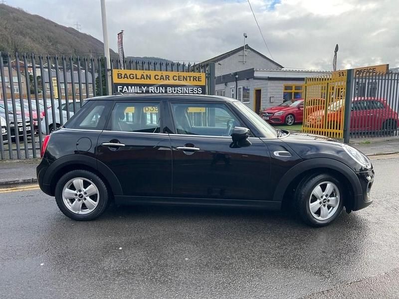 Used Mini Cooper Classic 136 HP (100 kW) 2020 Black Hatchback