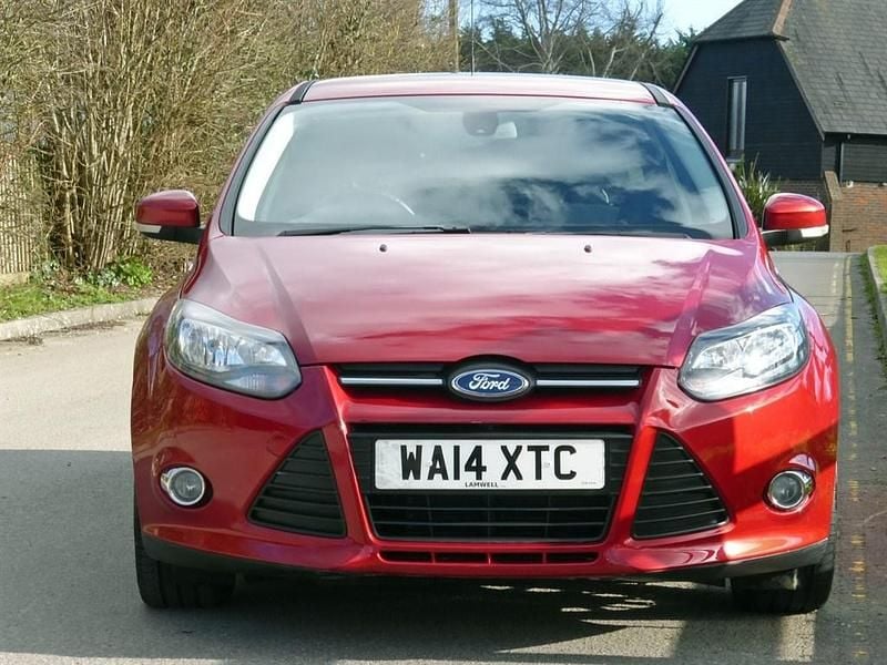 Used Ford Focus Zetec 2014 Red Hatchback