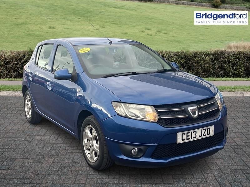 Blue Used 2013 Dacia Sandero Lauréate Hatchback | £3,300 (Fair price) - Image 1/4