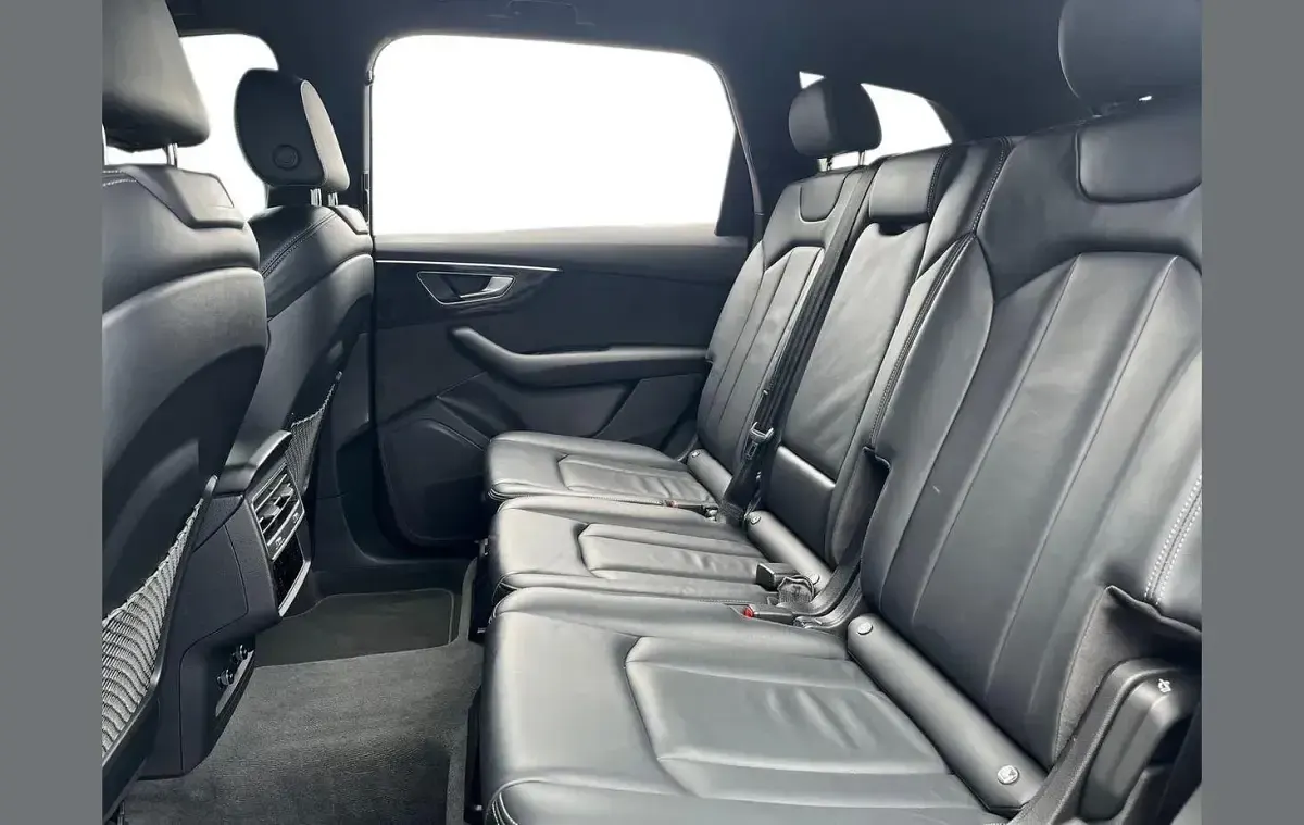 Usado Audi Q7 Comfort 334 HP (245 kW) 2022 Preto SUV