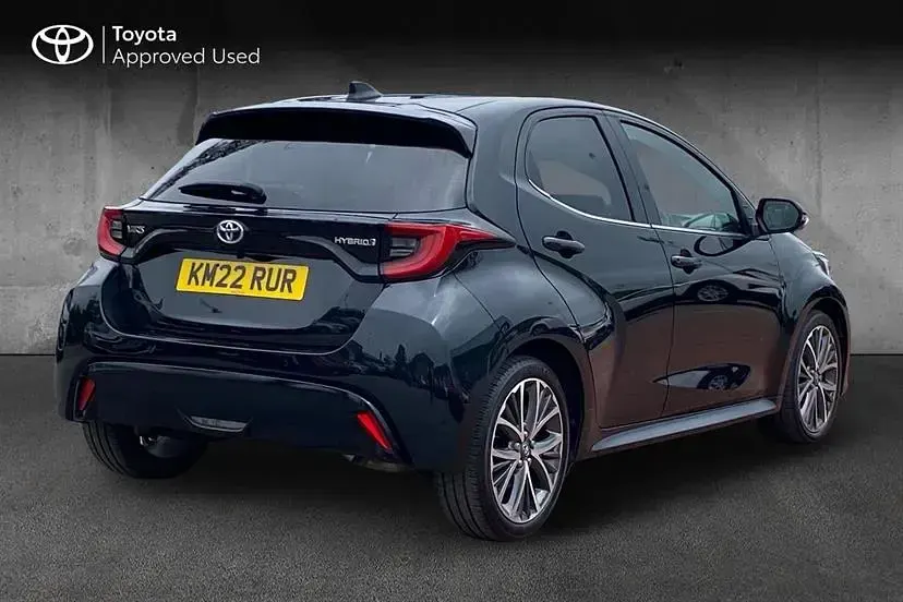 Used Toyota Yaris Hybrid 116 HP (85 kW) 2022 Black Hatchback