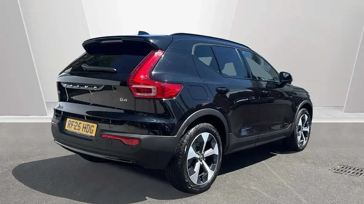 Used Volvo XC40 Plus 194 HP (142 kW) 2025 Black SUV