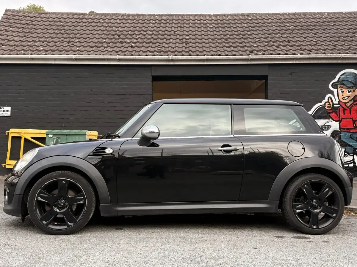 Used Mini Cooper D Hatch 110 HP (80 kW) 2012 Black Hatchback