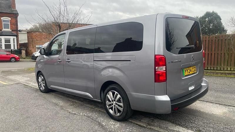 Used Peugeot e-Traveller Business-Line 98 kW (134 HP) 2024 Grey MPV