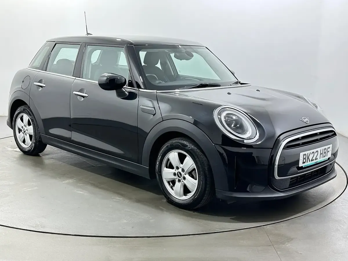 Used Mini Cooper Classic 136 HP (100 kW) 2022 Hatchback