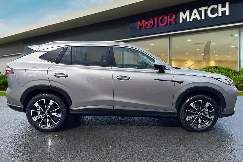 Used MG HS Trophy 170 HP (125 kW) 2025 Silver SUV