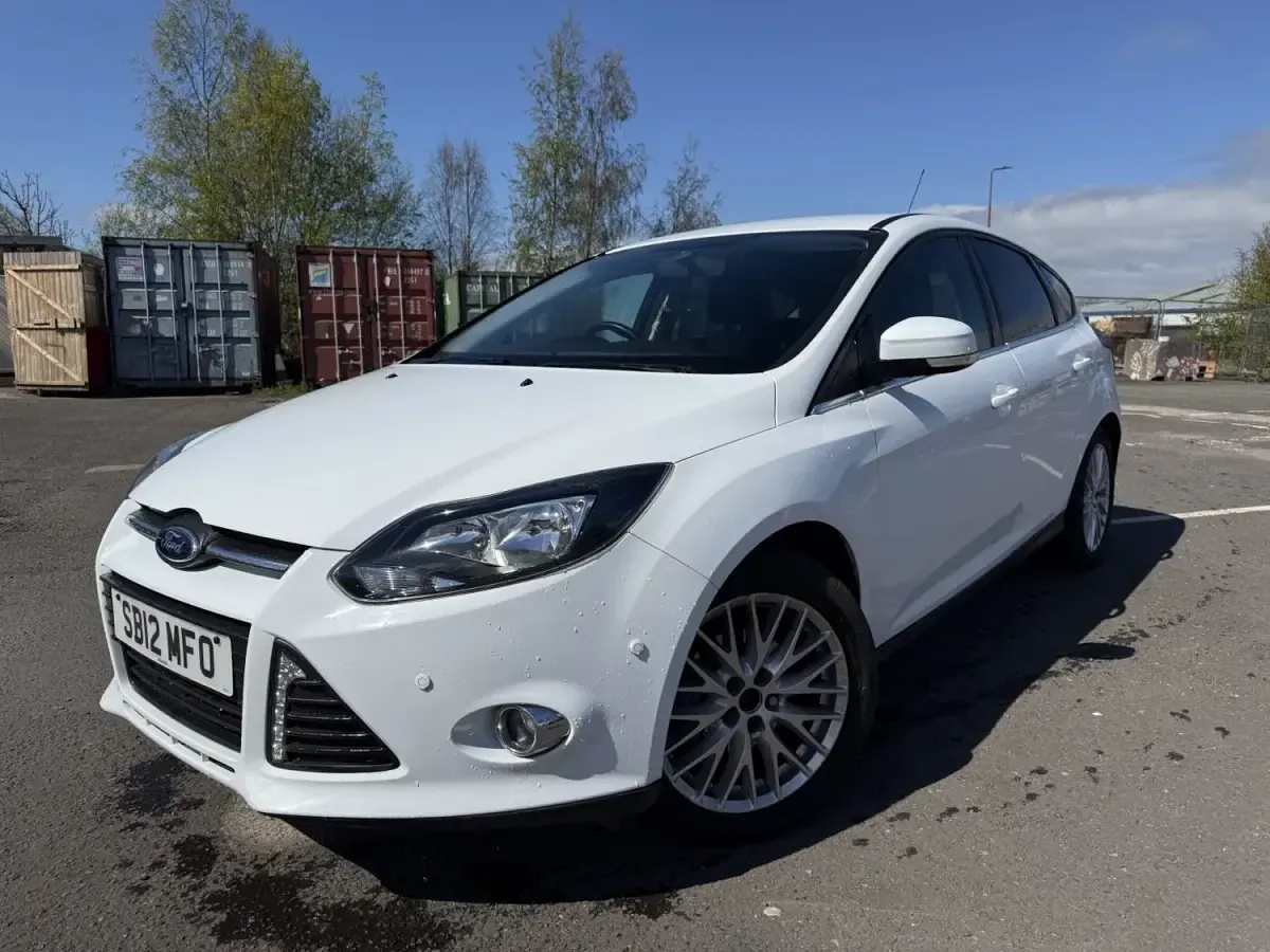 Used Ford Focus Zetec 2012 White Hatchback