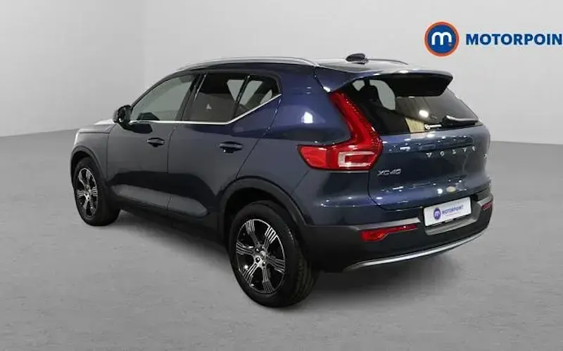 Usado Volvo XC40 Inscription 163 HP (119 kW) 2021 Azul SUV