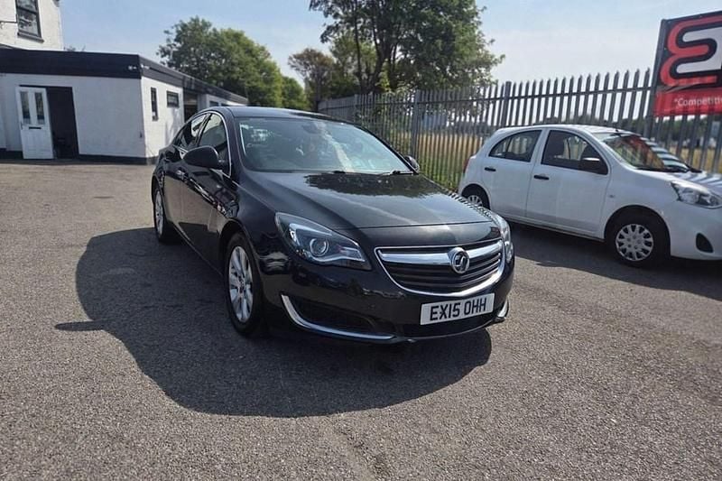 Black Used 2015 Vauxhall Insignia Hatchback | £2,999 (Good price) - Image 1/1