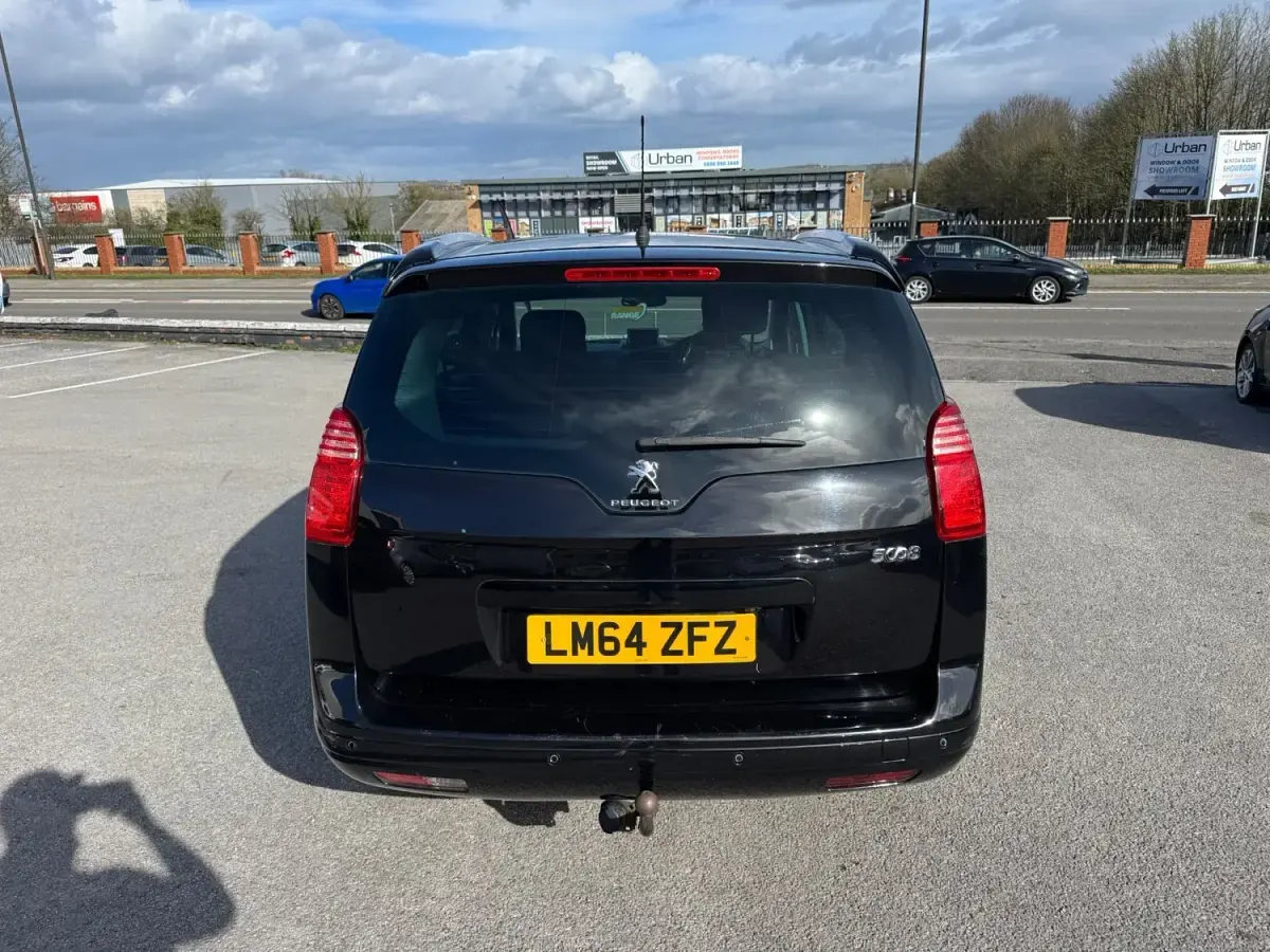 Second-hand Peugeot 5008 Allure 150 CP (110 kW) 2014 Negru Monovolum