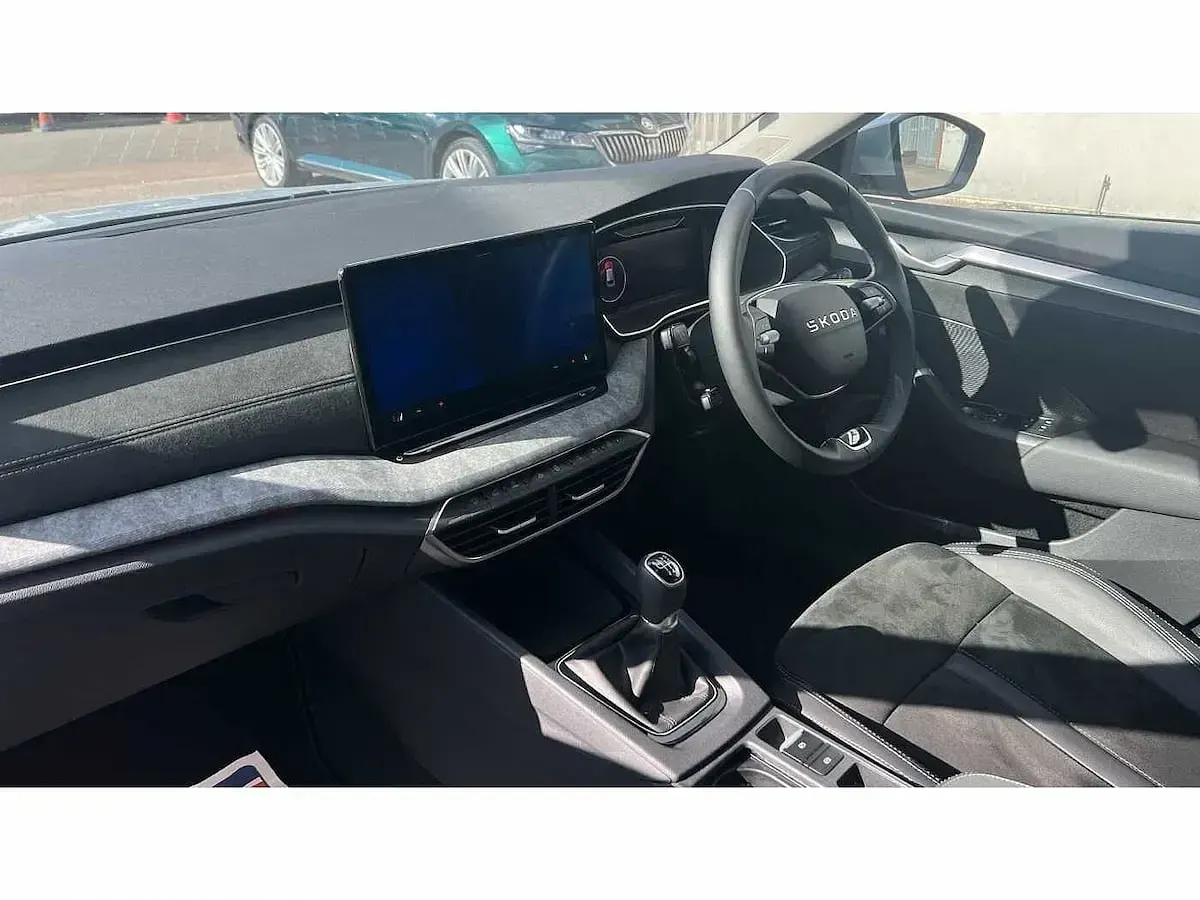 Used Skoda Octavia SE L 147 HP (108 kW) 2025 Silver Estate